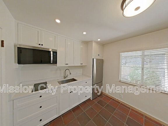 5th image of 1016 E Canon Perdido St #F