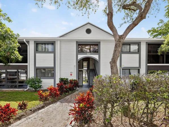 15453 Lakes Of Delray Blvd APT 207, Delray Beach, FL 33484