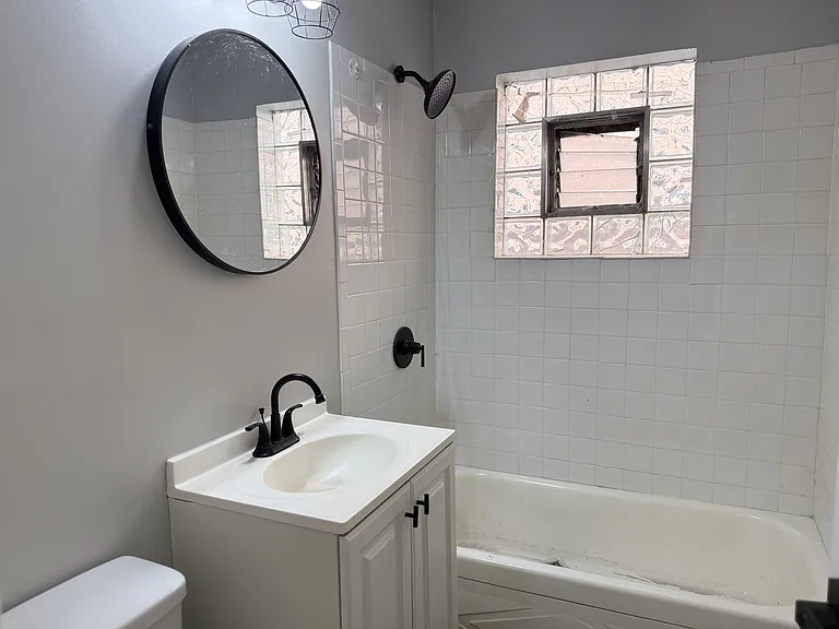 7822 S South Shore Dr #1B — Photo 1