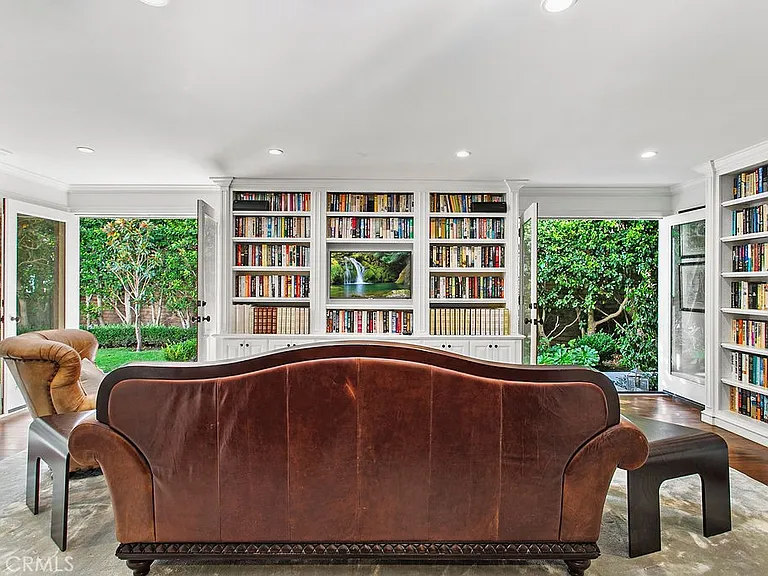 1010 Emerald Bay — Photo 44