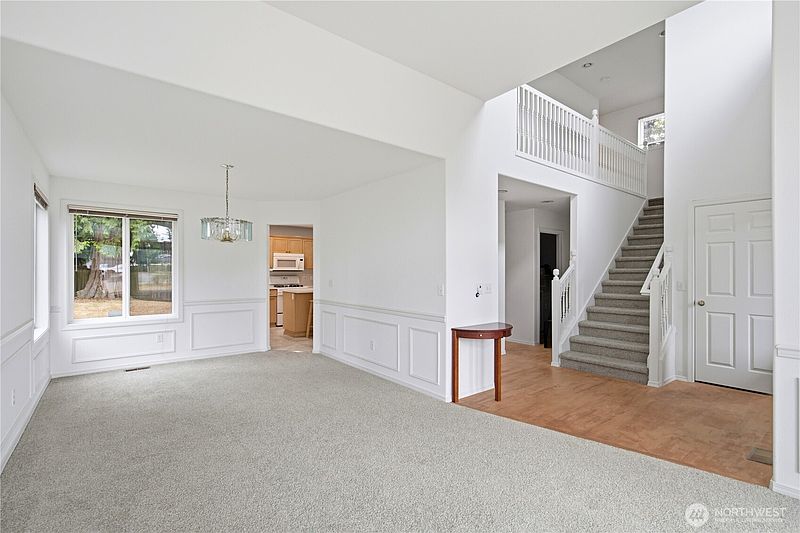 4th image of 2021 Hoquiam Avenue NE