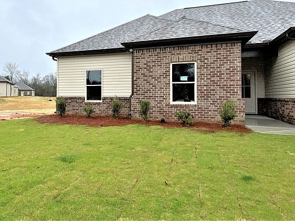 2nd image of 106 White Oak Cir