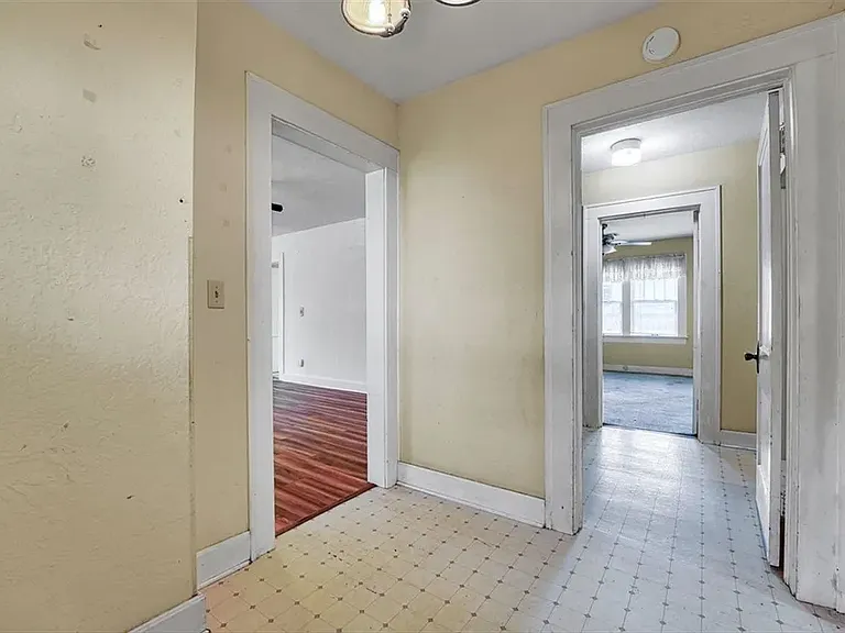917 SW 5th St — Photo 7