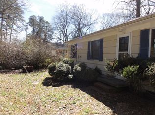 216 Pine Grove Rd, Newport News, VA 23601