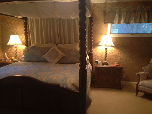 Master w/walk in CV loser 