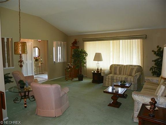 4th image of 28043 Edgepark Dr