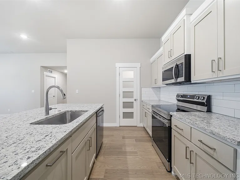 14631 E 39th St S — Photo 11