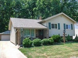 860 Deborah Dr, Eastlake, OH 44095