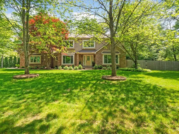 5700 Campau Dr, Midland, MI 48640