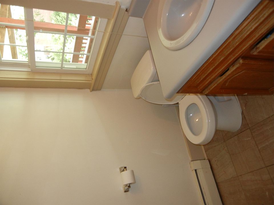 2nd image of 33 Pleasant St APT 1