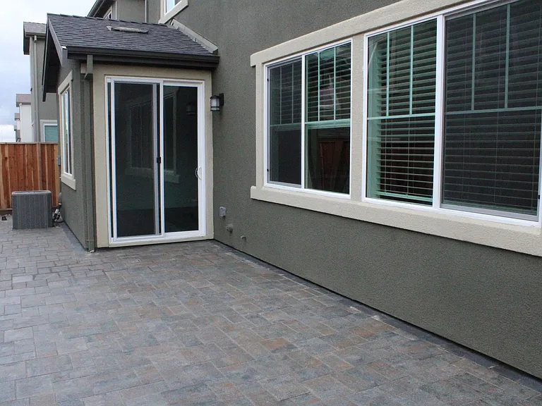 405 Mystic Ln — Photo 32