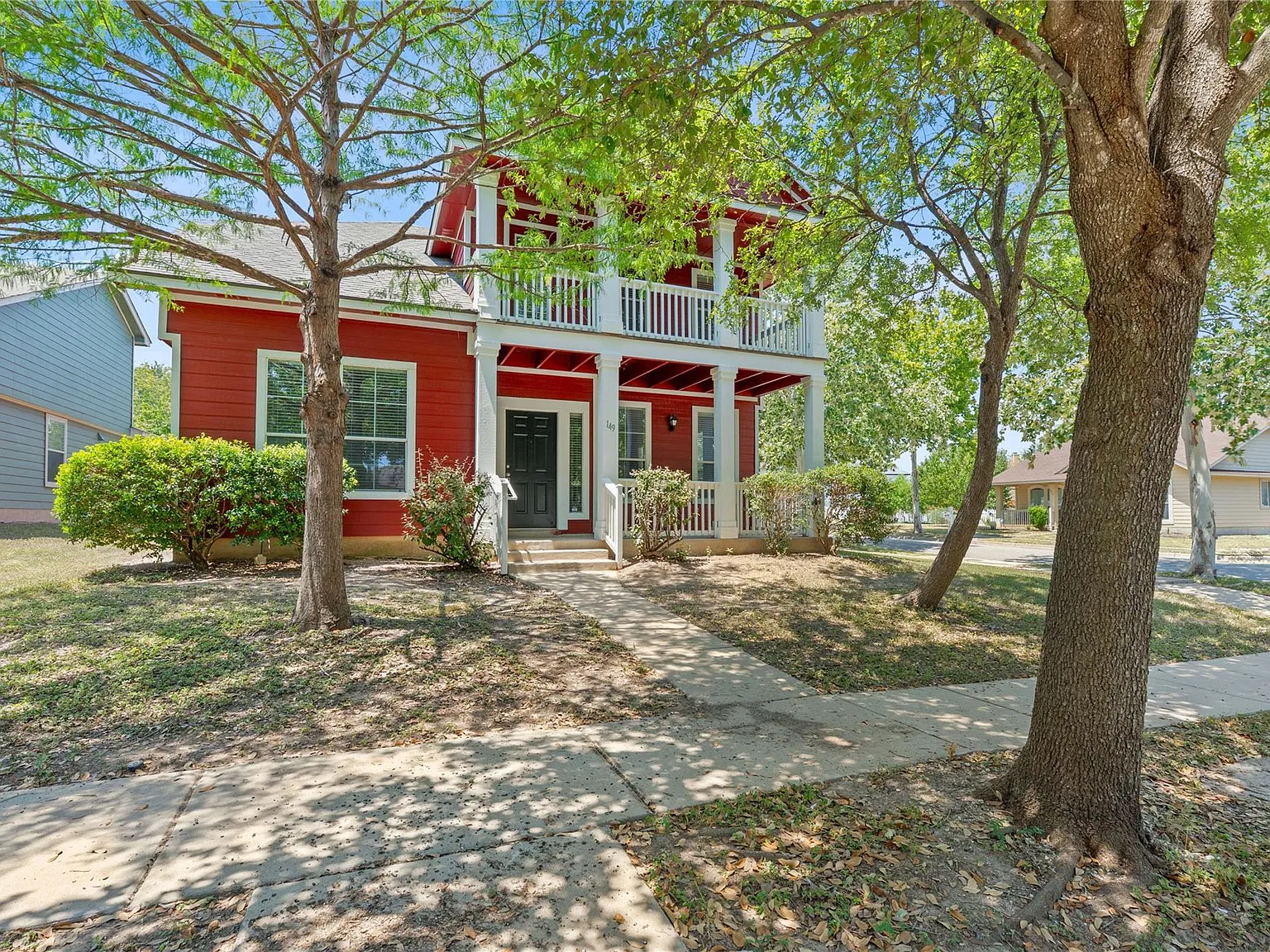 3 bed, 2.5 bath, 2080 sqft, $2,095 — Photo 1