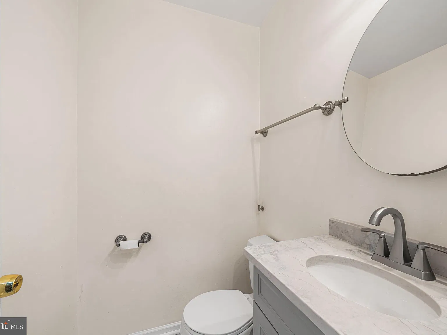 3 bed, 3.5 bath, 1684 sqft, $3,600 — Photo 4