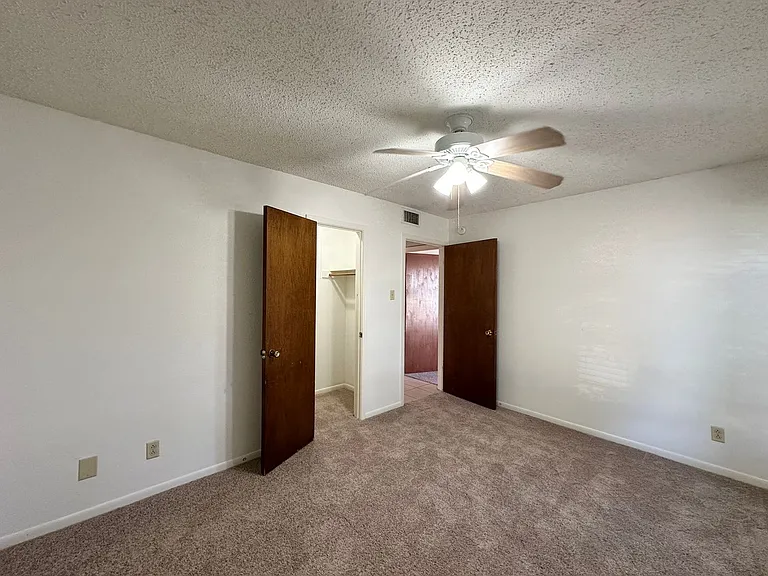 216 W Cardinal Ln — Photo 27