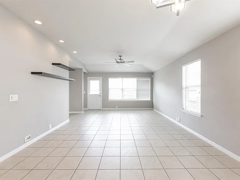16522 Grenada Falls Dr — Photo 7