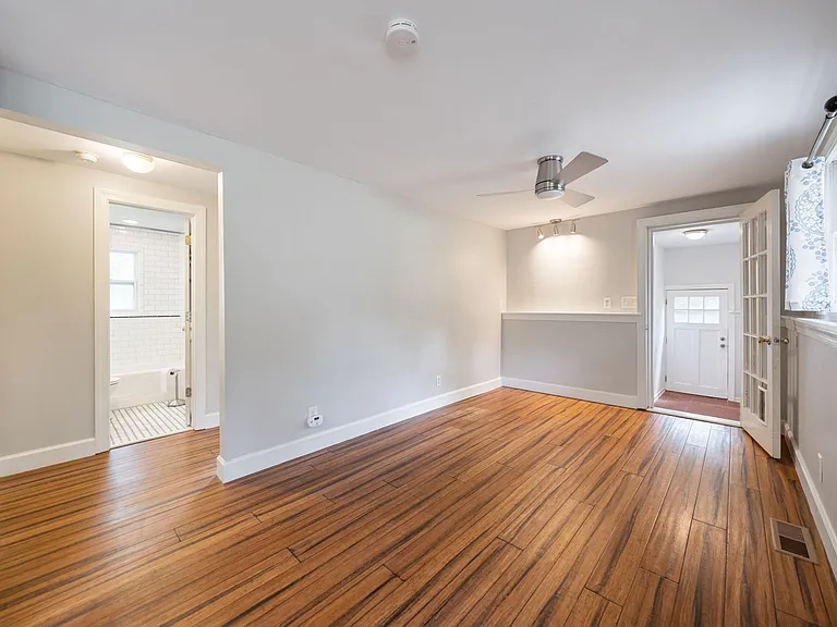 129 Beasley Ave — Photo 2