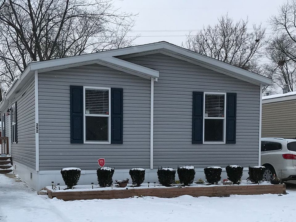 2nd image of 392 Oak Ln