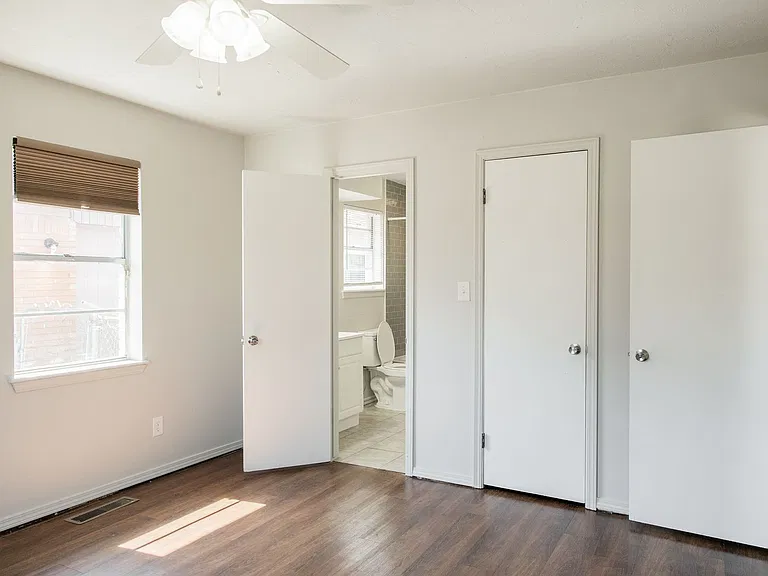 10517 N McKinley Ave — Photo 12