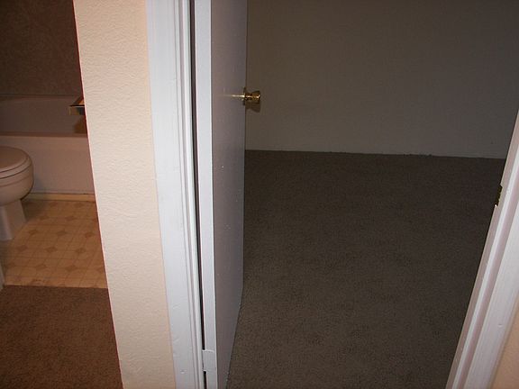 5th image of 2091 W La Loma Dr APT 1B