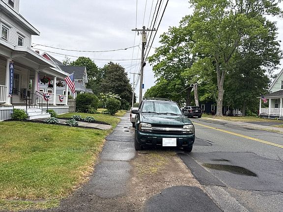 4th image of 76 Oak St