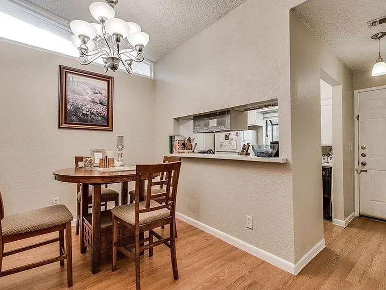 404 Franklin Blvd #B — Photo 8