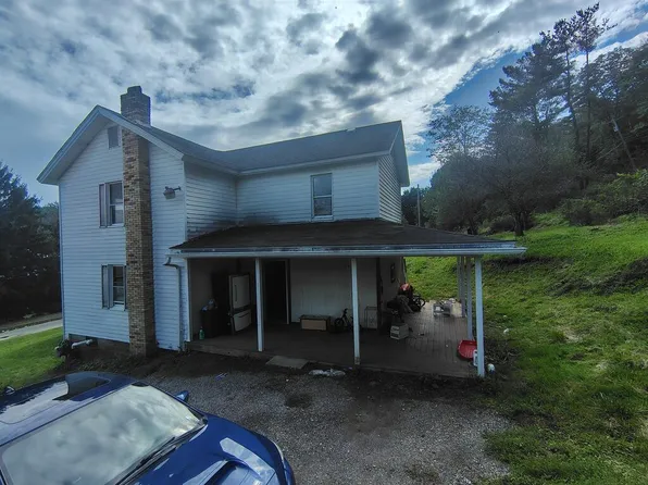 1221 Railroad St, Fairmount City, PA 16224