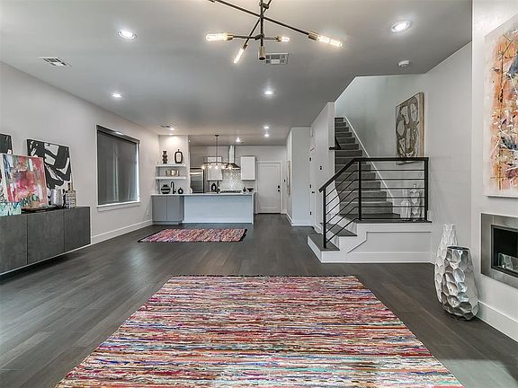 5th image of 1309 NE 6th St