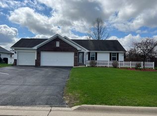 2096 Edge Rock Rd, Rockton, IL 61072