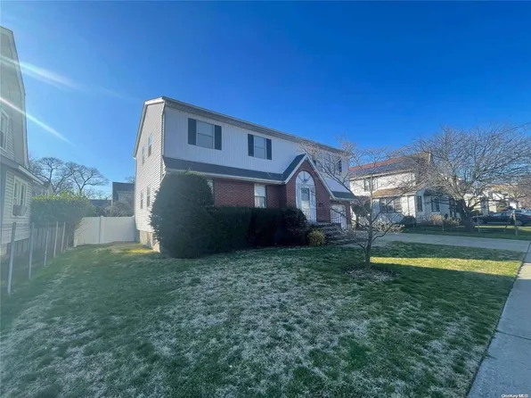 127 Bismark Avenue, Valley Stream, NY 11581