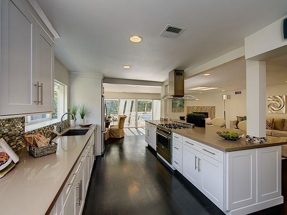 2nd image of 3031 Dona Marta Dr
