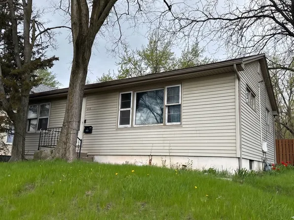 216 E Illinois Ave, Aurora, IL 60505