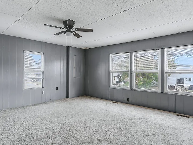 212 Beaver Rd — Photo 3