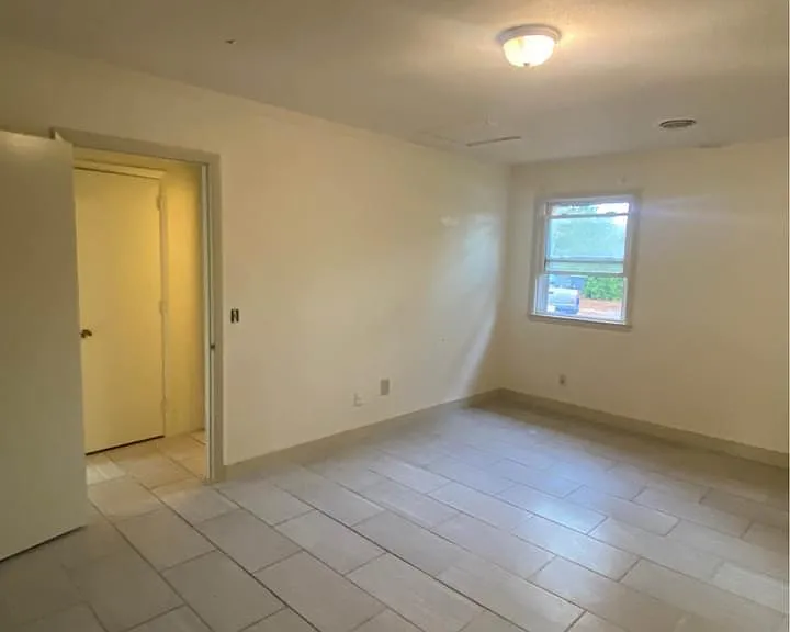 1427 Wellington Ave — Photo 10