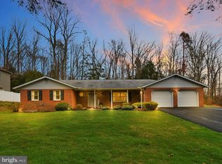 2 Hill Side Dr, Pine Grove, PA 17963