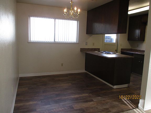 3rd image of 226 Strathaven Way APT C
