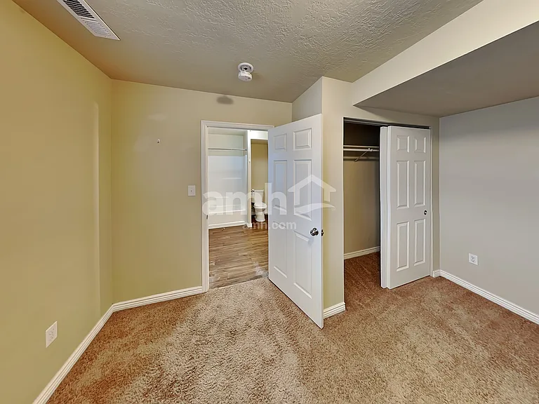 5252 S 4300 W — Photo 14