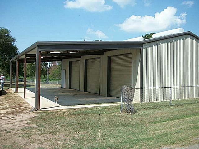 1st image of 922 Little Oaks Dr