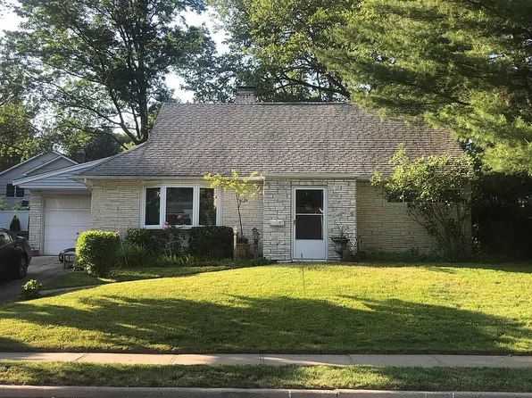 27 Wakefield Ave, Port Washington, NY 11050