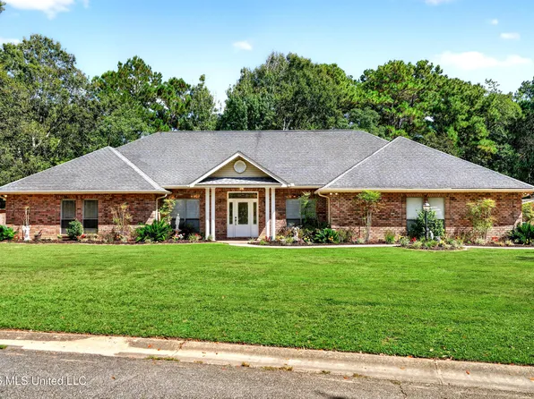6008 Woods Rd, Picayune, MS 39466