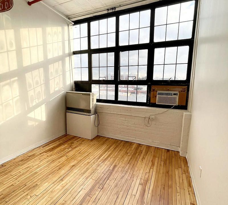 1st image of 279 McKibbin St #40