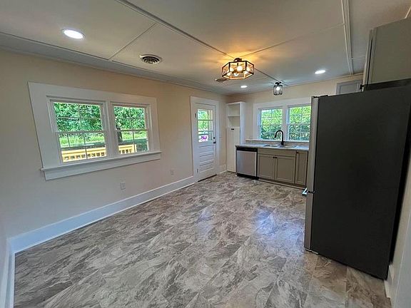 3rd image of 3676 Saxkey Rd