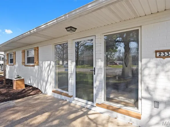 233 Sunset Dr, Belleville, IL 62223