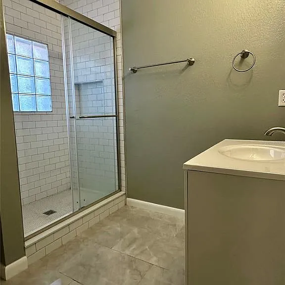 1209 E Comanche Ave — Photo 13
