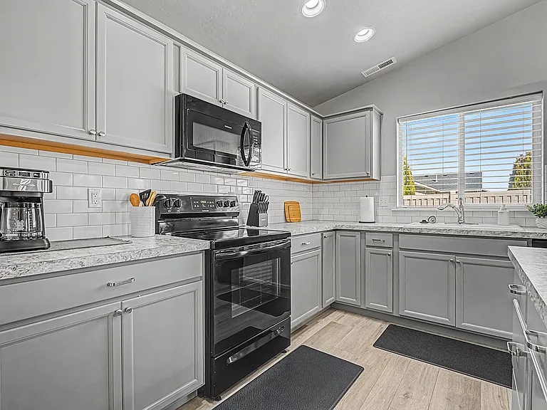 2742 W Balboa Dr — Photo 42