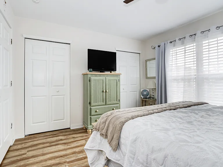 107 Chesapeake Bay Ct — Photo 10