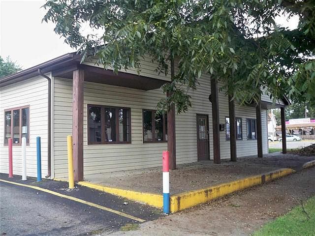 1st image of 1616 Poplar St