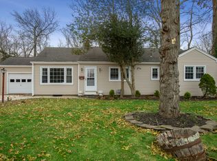 416 Redmond Ave, Oakhurst, NJ 07755