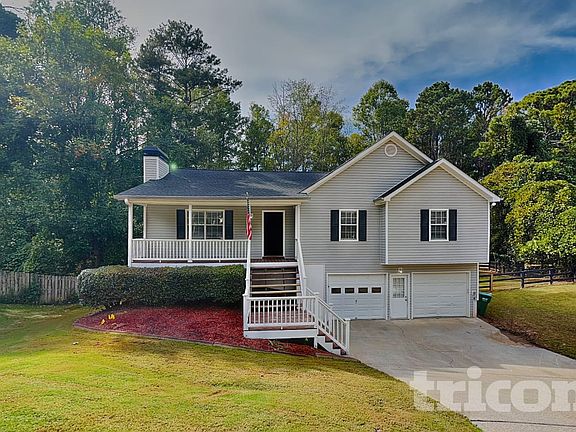 2nd image of 216 Lauren Ln