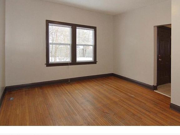 5th image of 254 Winifred St E