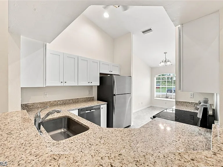 4613 29th St SW — Photo 10
